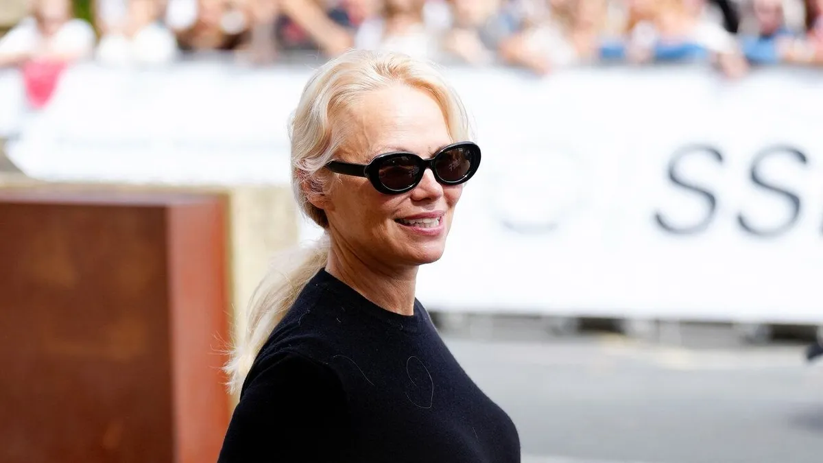 Pamela Anderson smink nélkül jelent meg a vörös szőnyegen