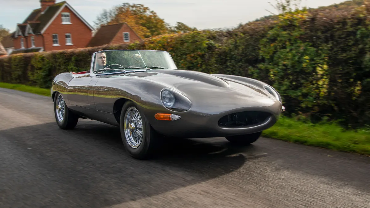 Megborotválták a Jaguar E-Type-ot