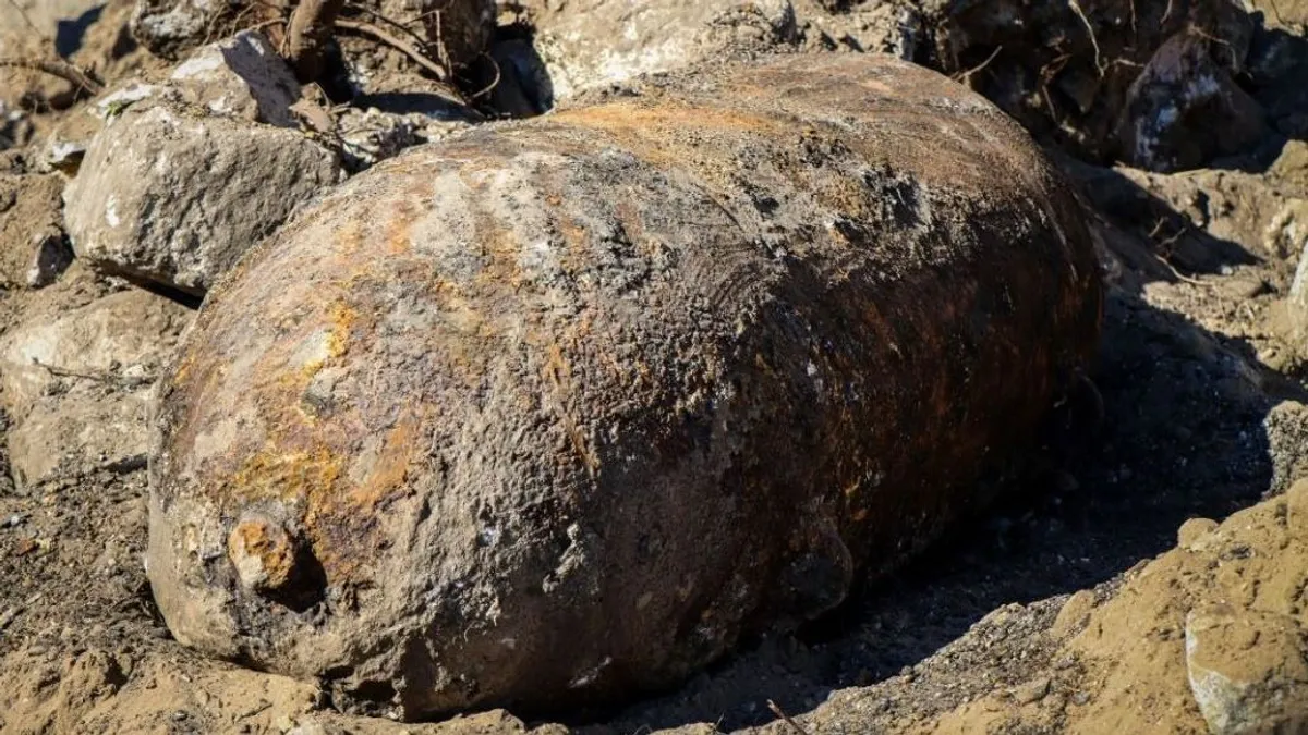 Egytonnás bomba miatt kiürítik és lezárják Ferencváros egy részét