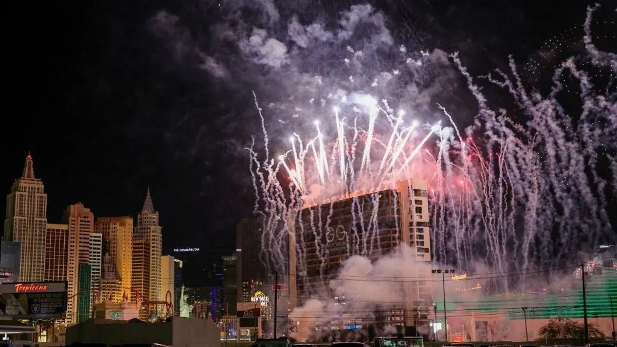 Felrobbantották Las Vegas egyik leghíresebb kaszinóhotelét - videó