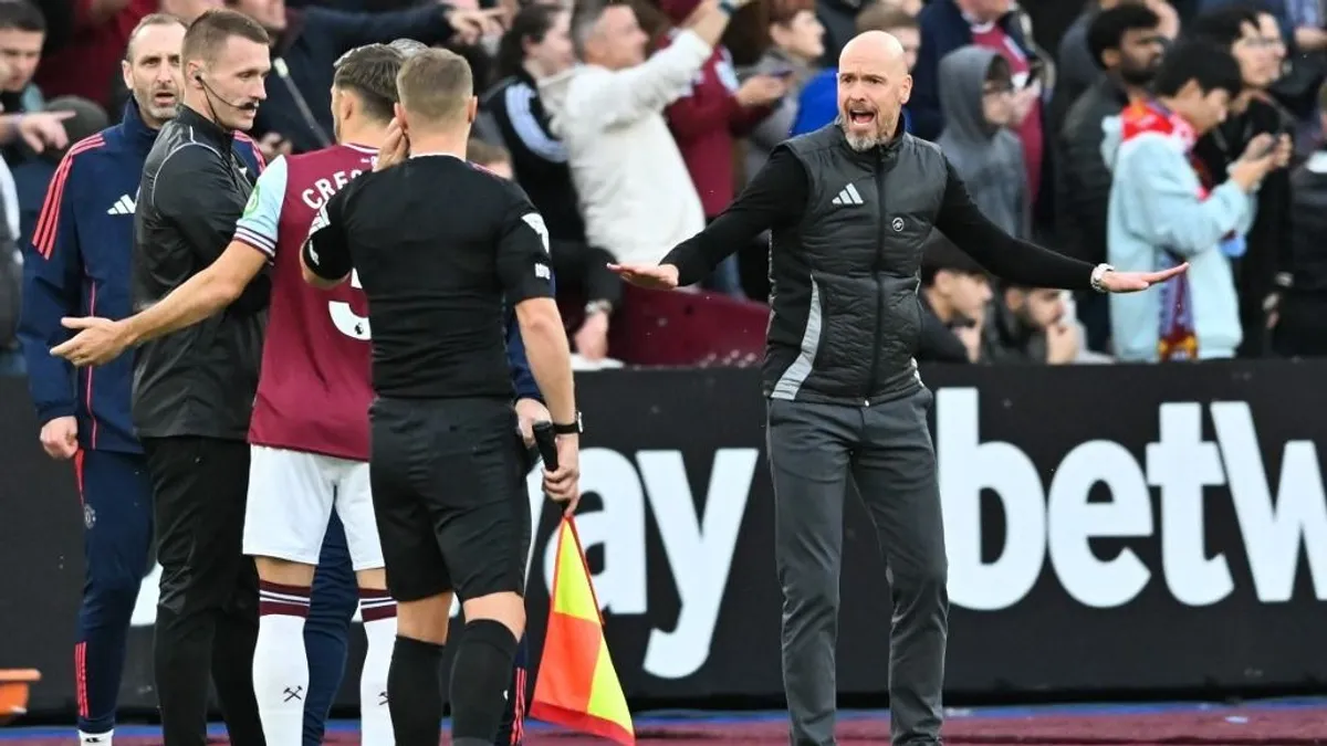 A bukott holland edző a bírókra fogja a Manchester United kudarcait