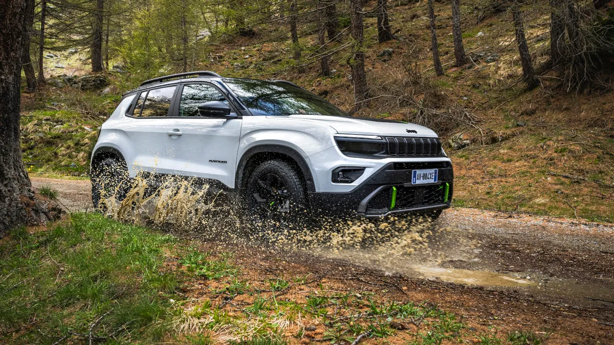 Nem ér a Rubicon nyomába, de azért egész kalandos a Jeep Avenger Upland