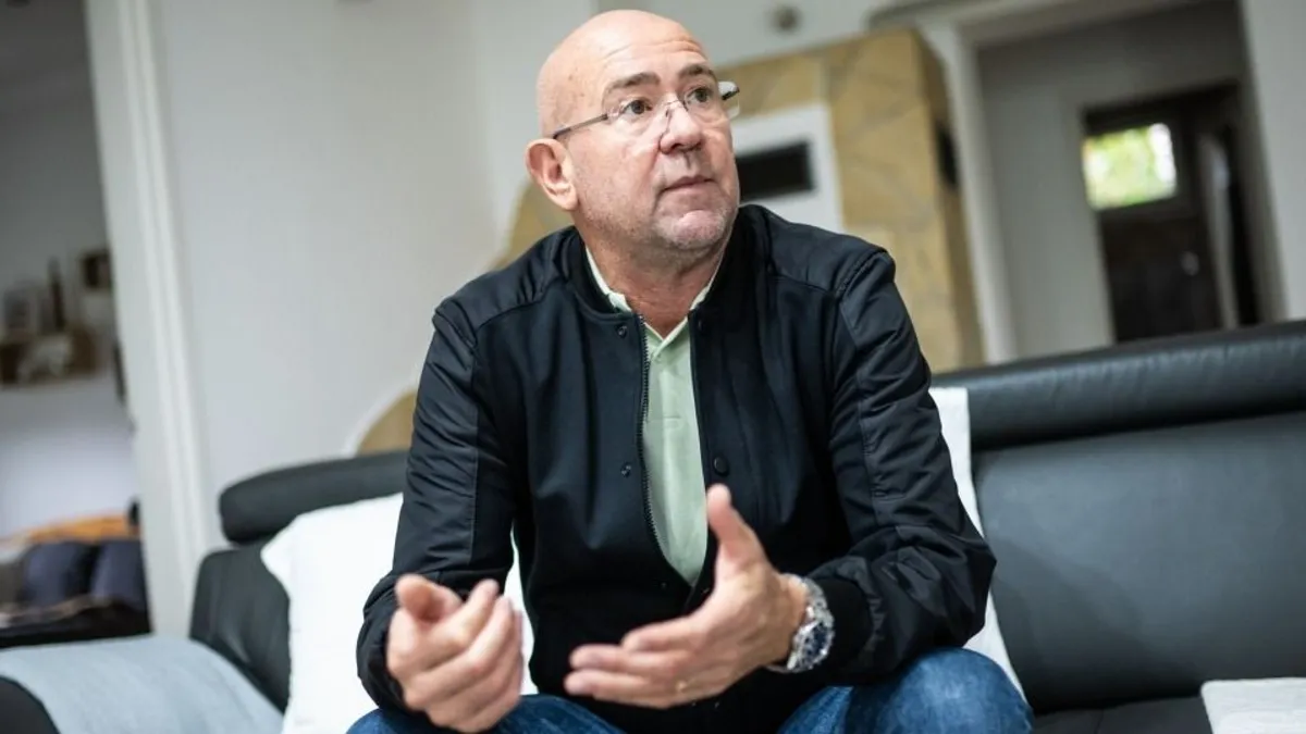 Kondás Elemér: Sose hullott a kezembe semmi
