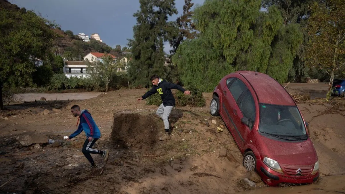 Ötvenegyen haltak meg az áradásokban Valenciában