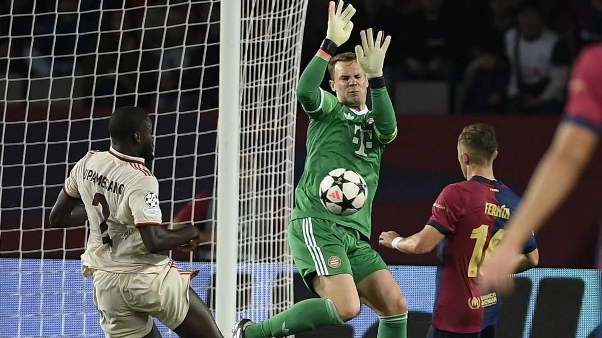 Manuel Neuer a világ legjobbjából egy röhejes bohóccá vált