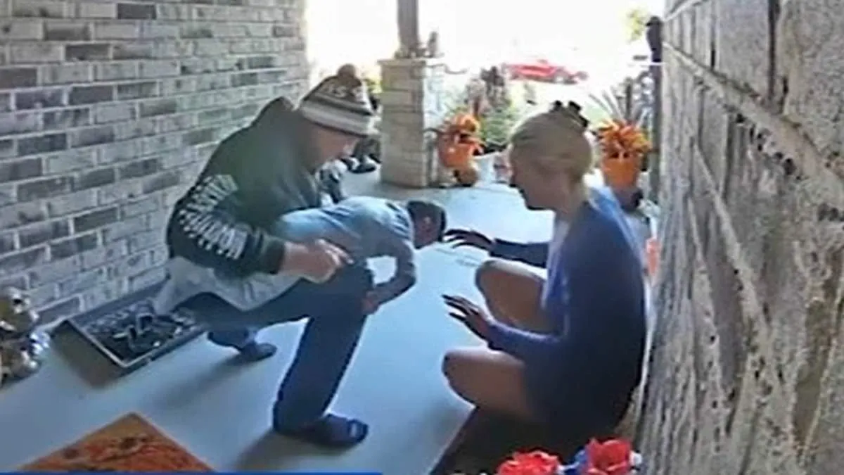 Szomszédja mentette meg a fuldokló, mozgássérült gyereket