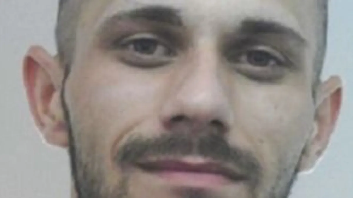 Ez a férfi késsel a kezében rabolt el egy taxit - fotó