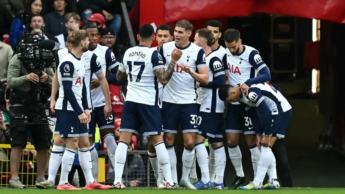 Énekelve jöttek a Groupama Arénába a Tottenham játékosai - videó