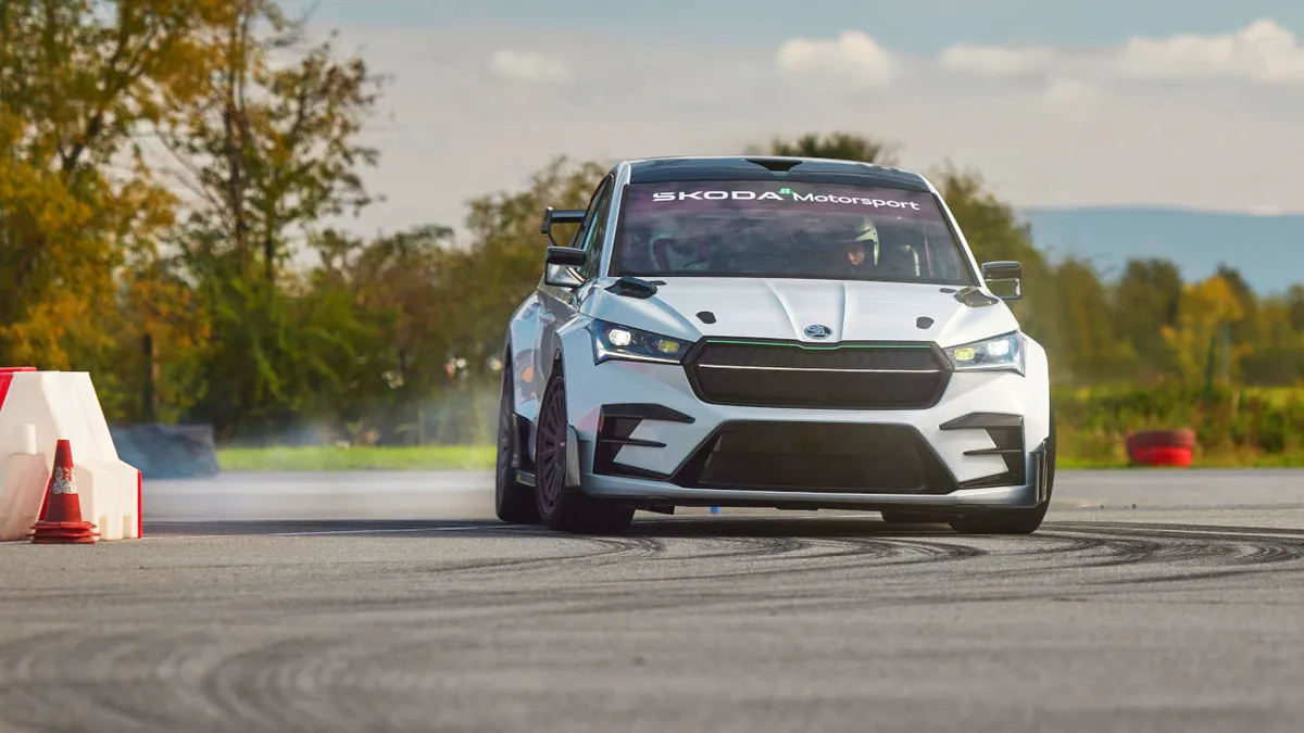 Fenntartható versenyautó a Skoda Enyaq Coupé RS