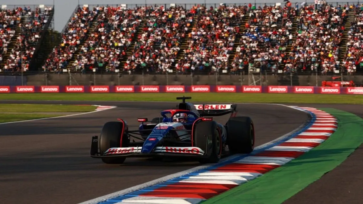 F1: Előzés közben bemutatott riválisának az "idióta" pilóta