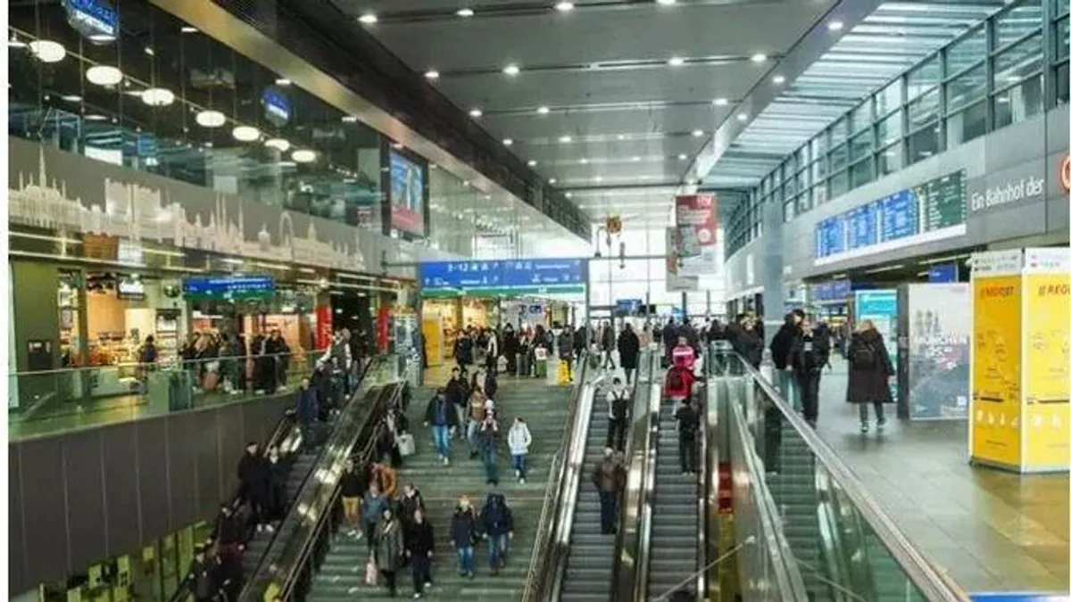 Bombariadó miatt több vasútállomást be kellett zárni Ausztriában