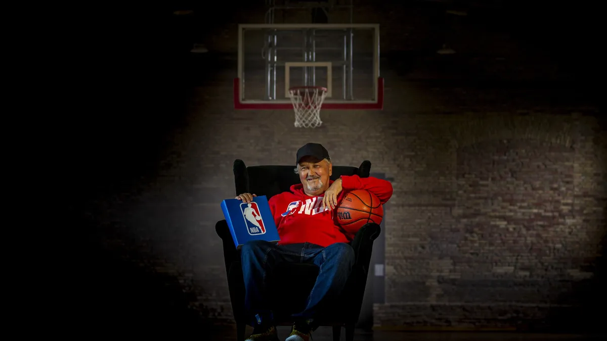 NBA-legendákról mesél a magyar színészóriás