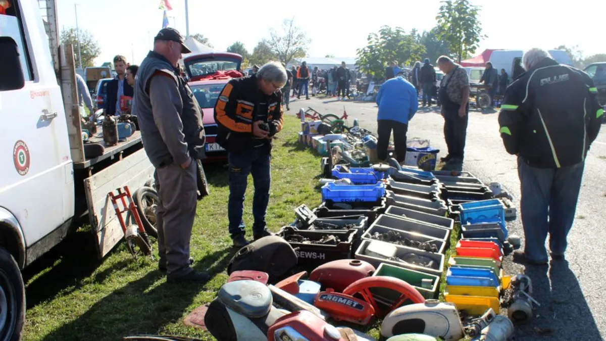 Őszi veterán és motoros börze Polgárdiban