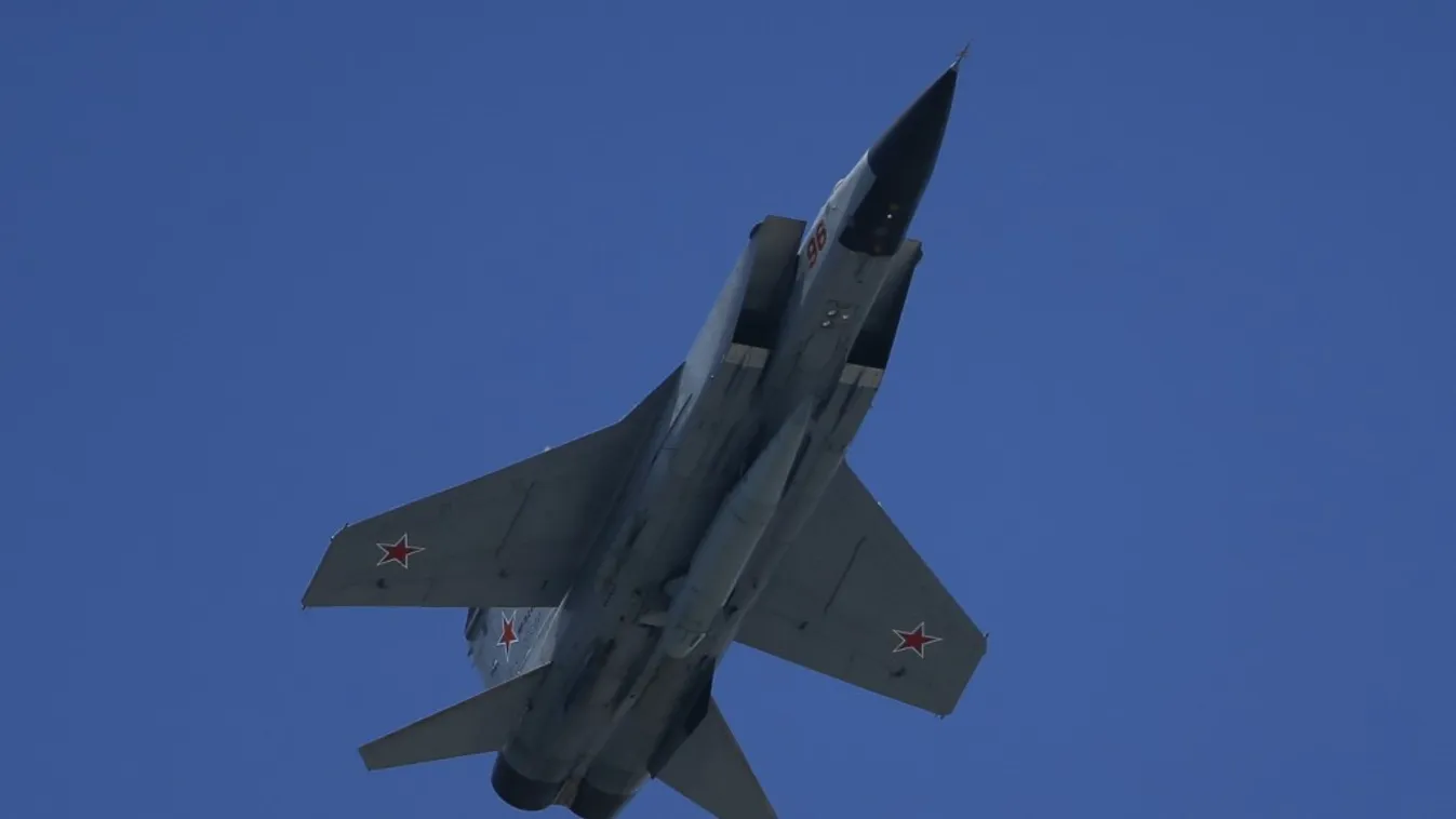 A Kinzsal rakétarendszerrel felszerelt MIG-31 vadászrepülőgép 2020. június 24-én Moszkvában, Oroszországban (Fotó: AFP)