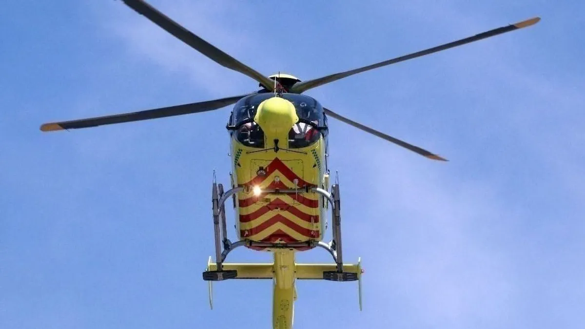 Két autó karambolozott Tatabányán, mentőhelikoptert riasztottak a helyszínre