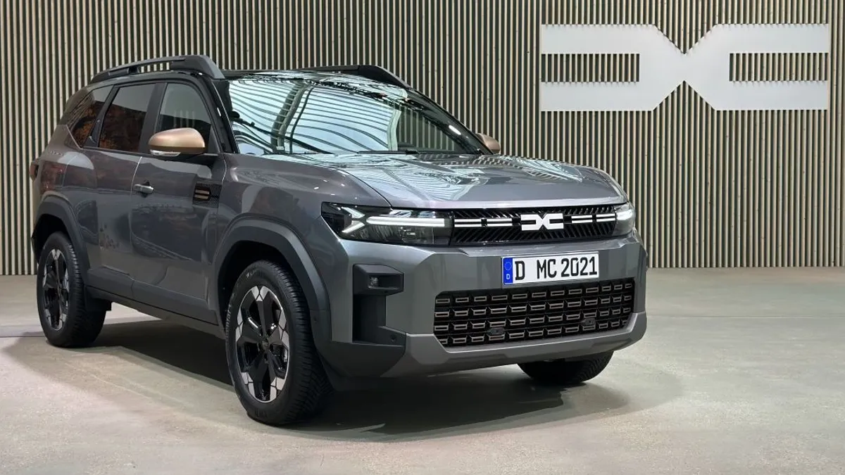 Ez tényleg hatalmas – beültünk minden idők legnagyobb Daciájába