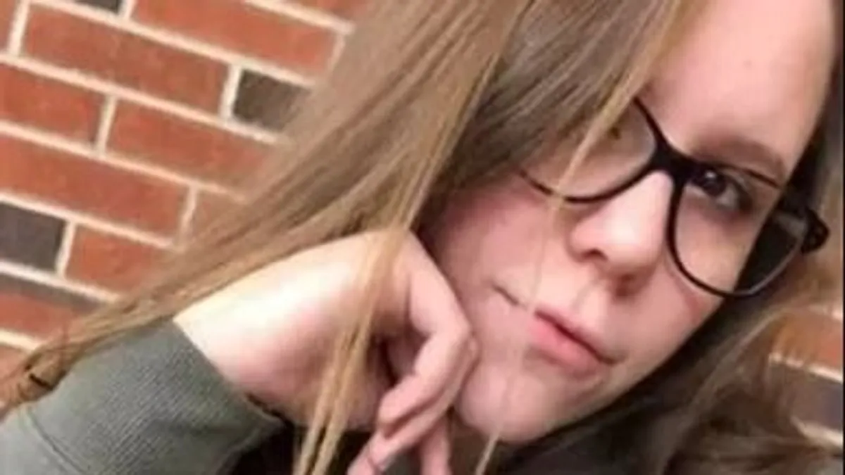 Megerőszakolta és perverz üzeneteket küldött a diákjának egy pedofil tanárnő