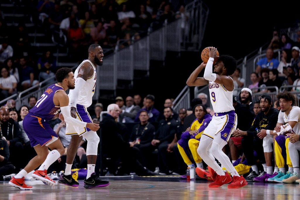 Phoenix Suns v Los Angeles Lakers, nba, lebron james, Bronny james