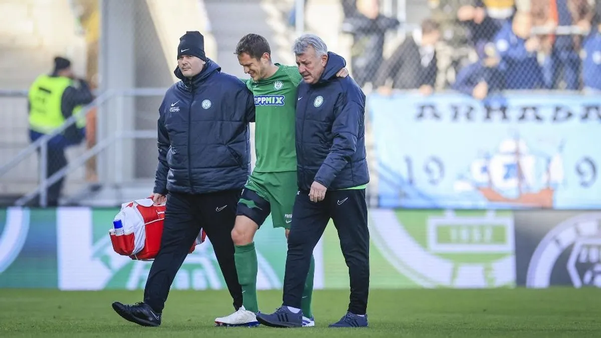 Nagy a baj: ülni is alig tud a magyar focista
