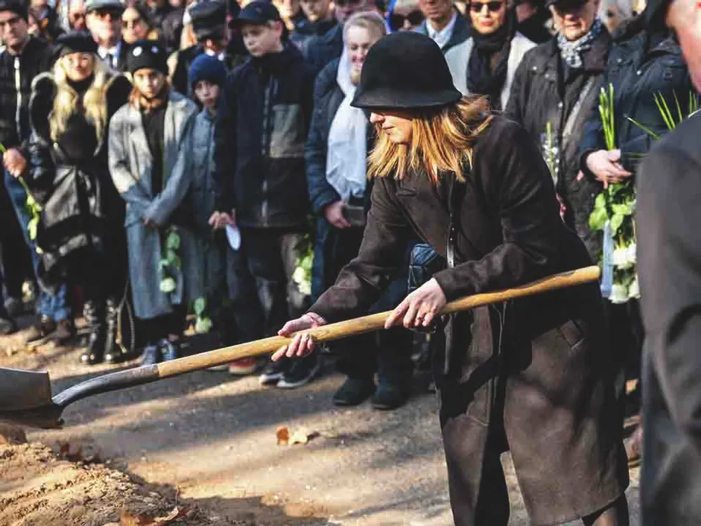 Hadas Krisztina, Hadas Kriszta, magyar újságíró és szerkesztő,  HadasKriszta, temetés,  temető, HadasKrisztatemetés, 2024.11.10., Budapest, Kozma utcai izraelita temető, 