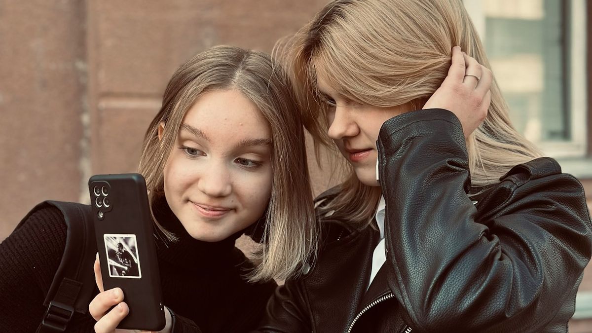 mobilozás tini tinédzser szelfi selfie teen
