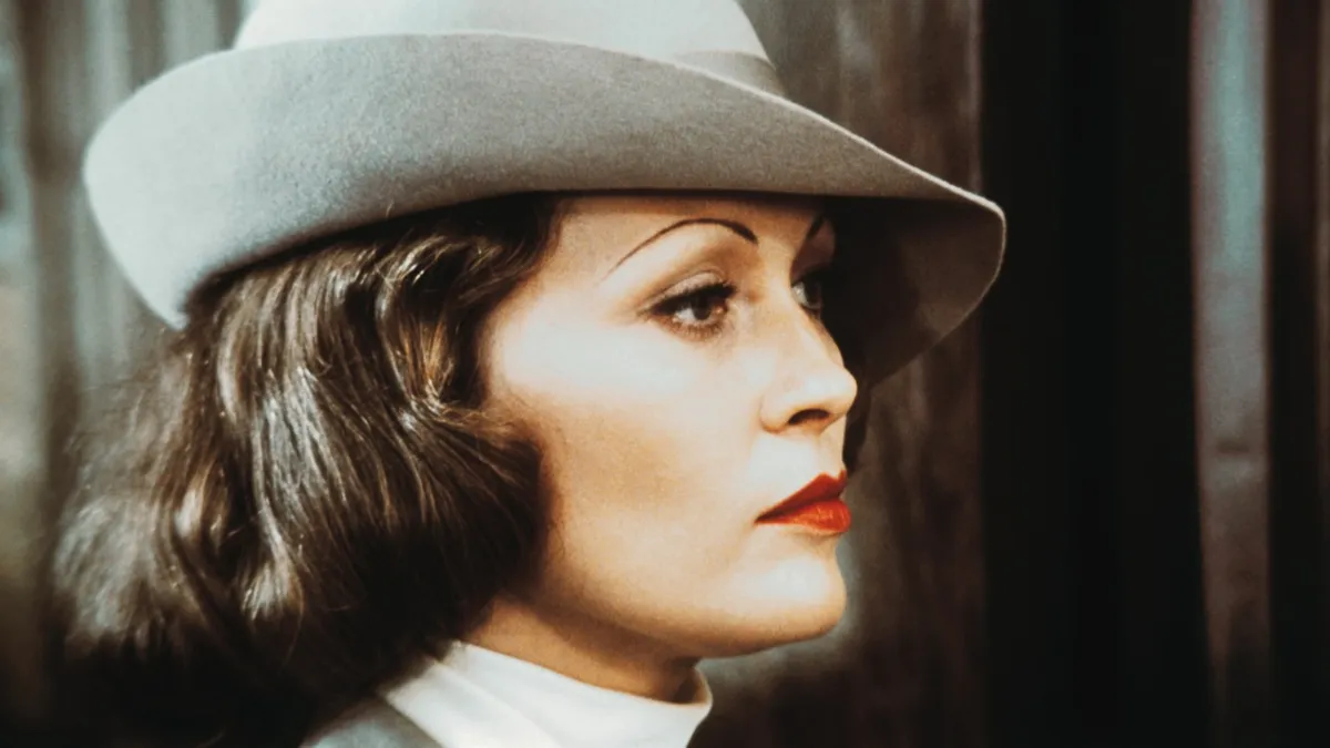 Megpofozta a rendezője a drogos Faye Dunaway-t