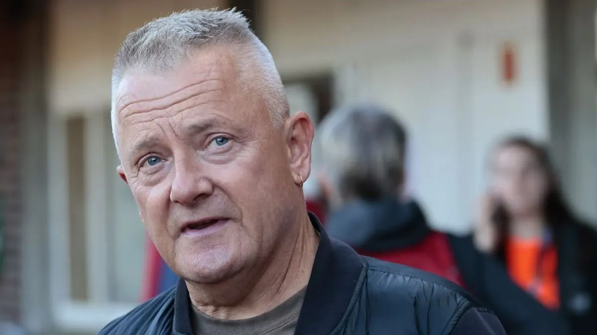 Vádat emeltek a fiait bántalmazó sztáredző ellen