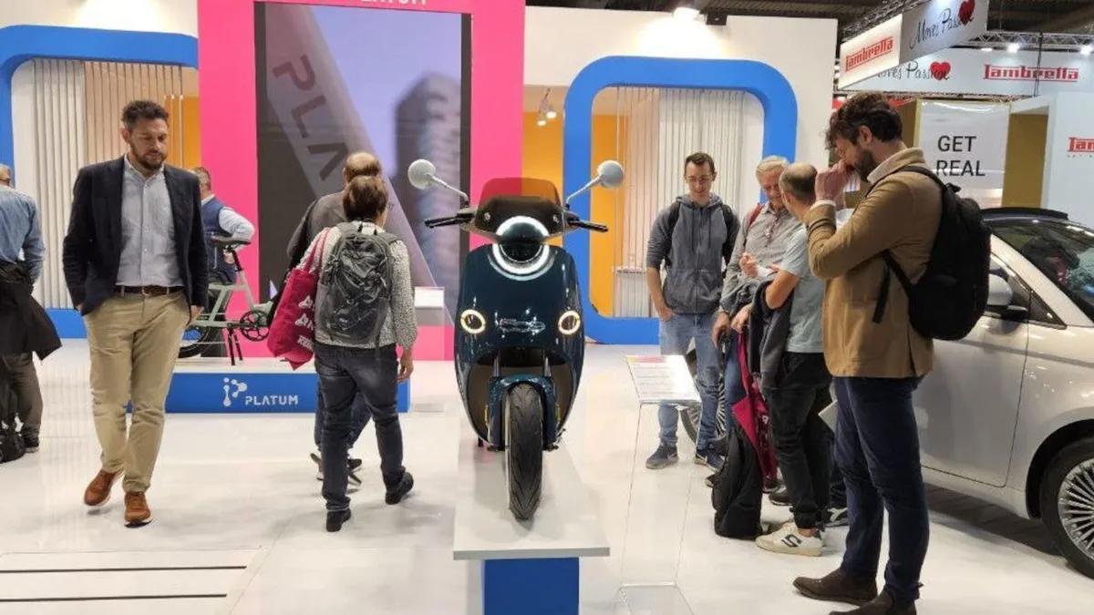 Robogóként is cuki a Fiat 500e