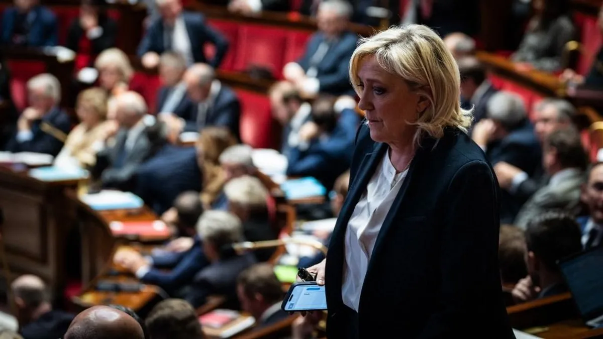 Összeomolhat a francia kormány