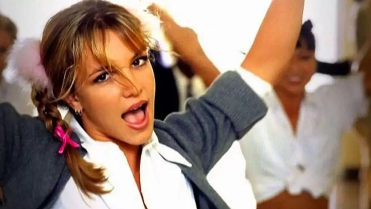 Britney Spears a ...Baby One More Time klipjében