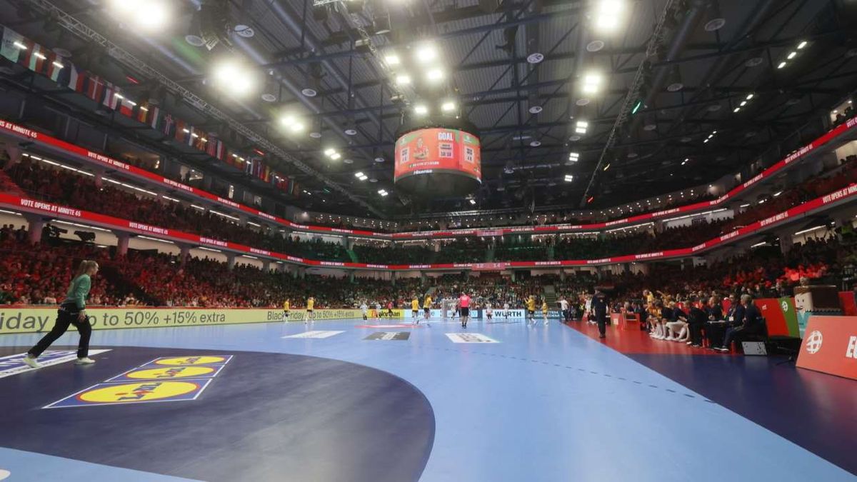 Női kézilabda Eb - Magyarország-Svédország mérkőzés 2024.11.30.,
MagyarországSvédország