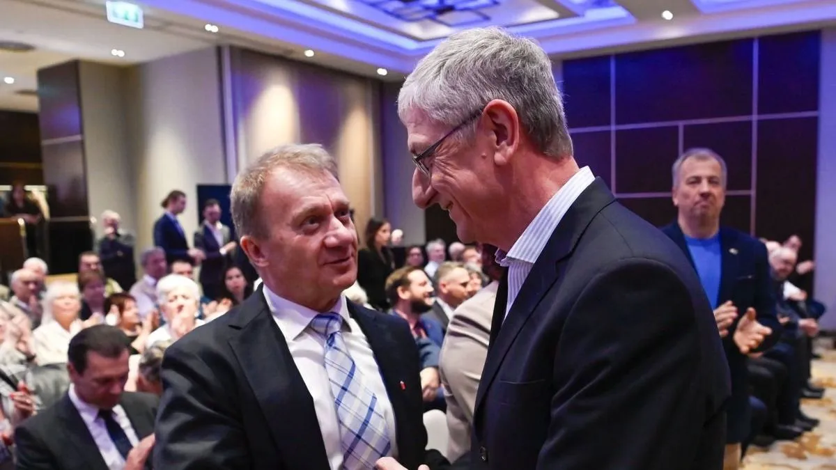 Alaposan helyretették a parlamentben a bűnöző Varju Lászlót