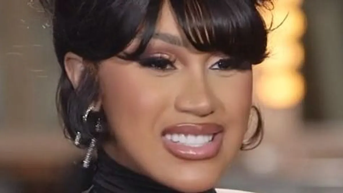 Az amerikai rapper Cardi B. Kamala Harrist támogatja, miután korábban nyilvánosan szidta Bident