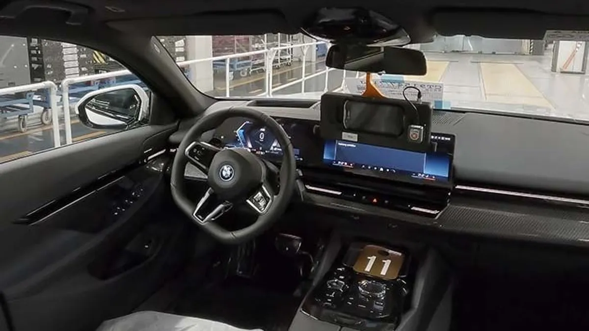 Gyártás után önálló életre kelnek az autók a BMW debreceni gyárában