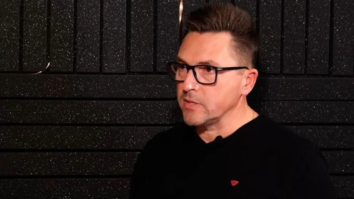 Ákos zseniálisan tört borsot Magyar Péter orra alá