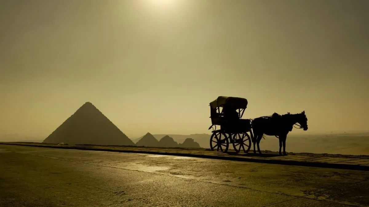 Egyiptomi piramisok építése: bizarr videó látott napvilágot