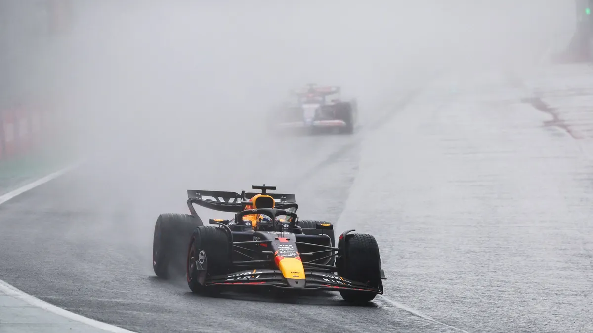 Verstappen megalázta Norrist a brazil káoszfutamon