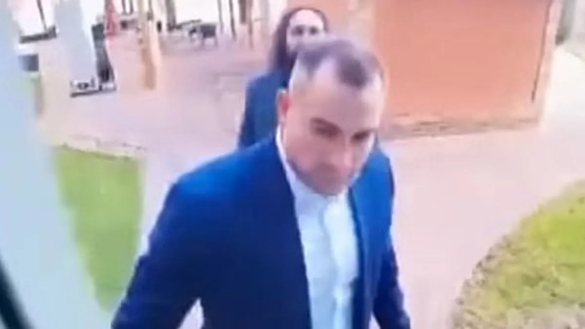 Bemutatjuk Bencét, Magyar Péter riporterekre rátámadó testőrét