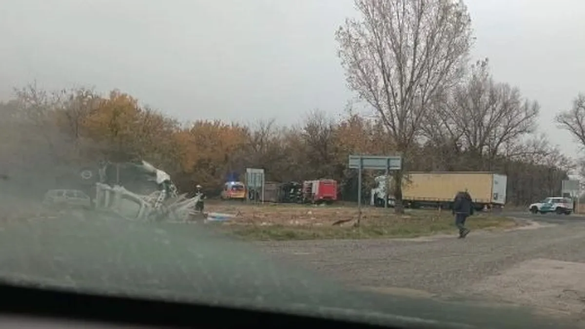 Kamion és busz ütközött Fülöpszállásnál