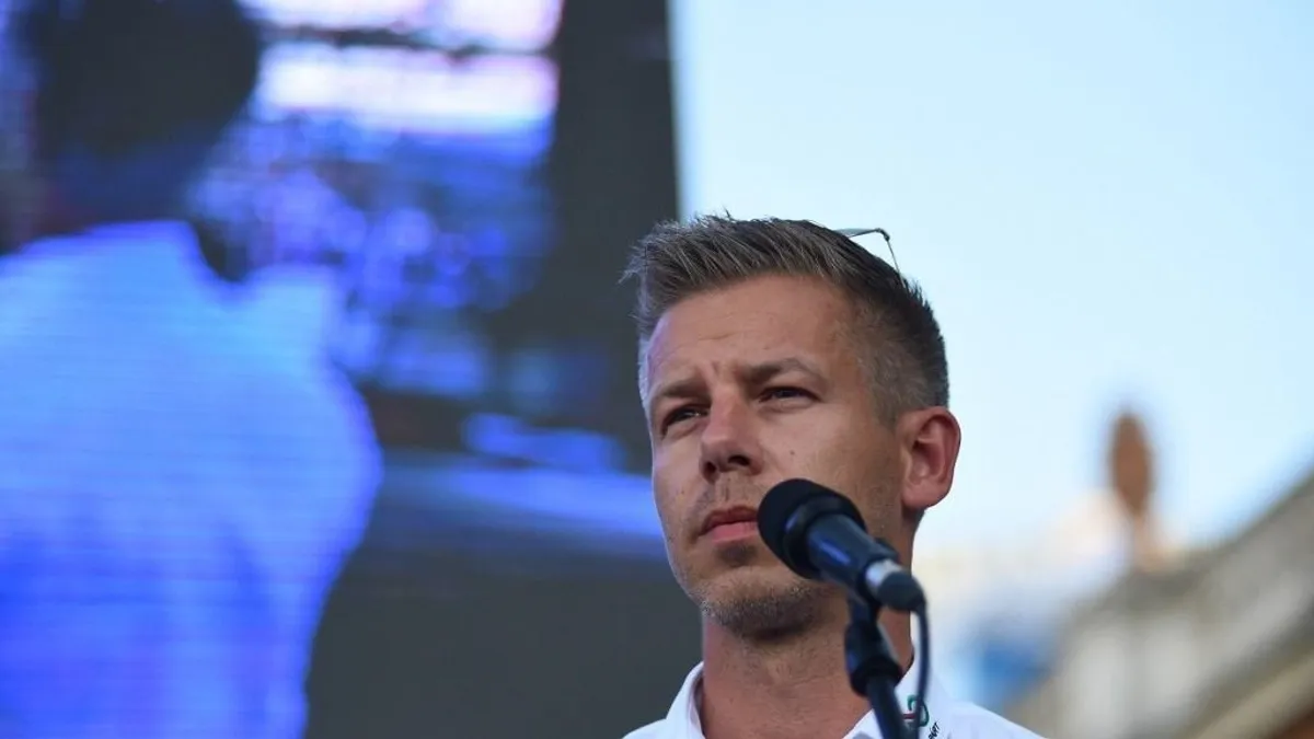 Menczer Tamás: Melyiket nem te mondtad, Peti?