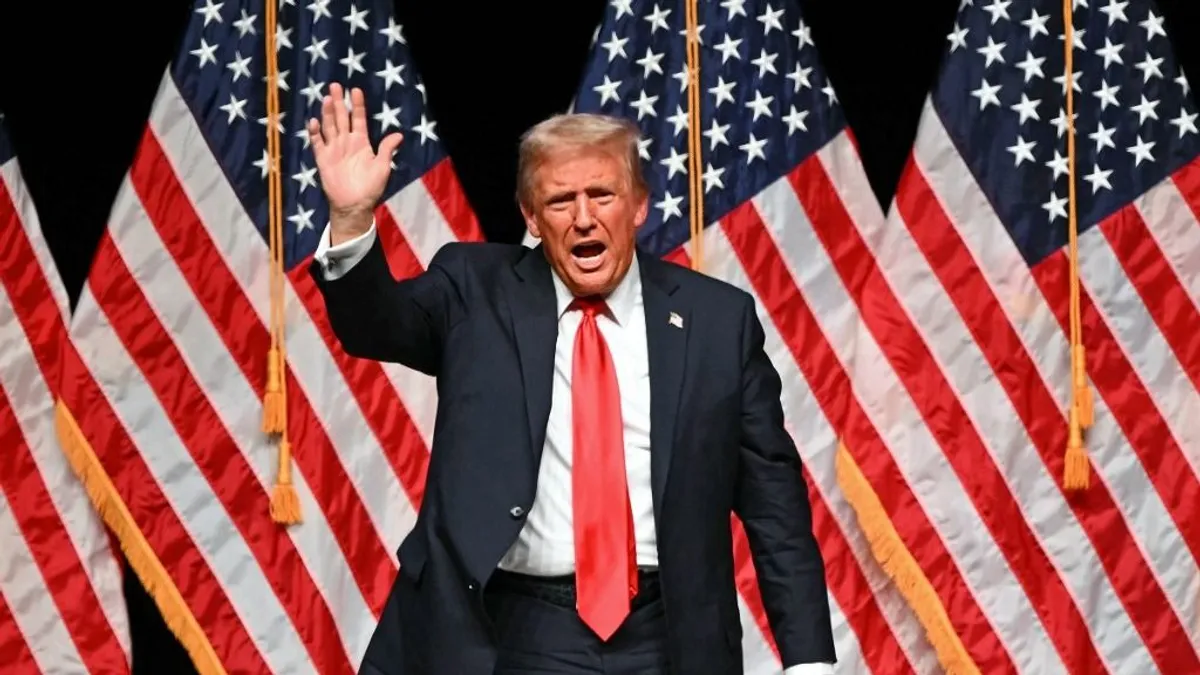 Breitbart: Donald Trump vezet mind a hét csatatér államban
