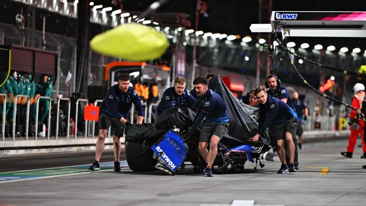 Így reagáltak a szerelők az F1-sztár brutális balesetére