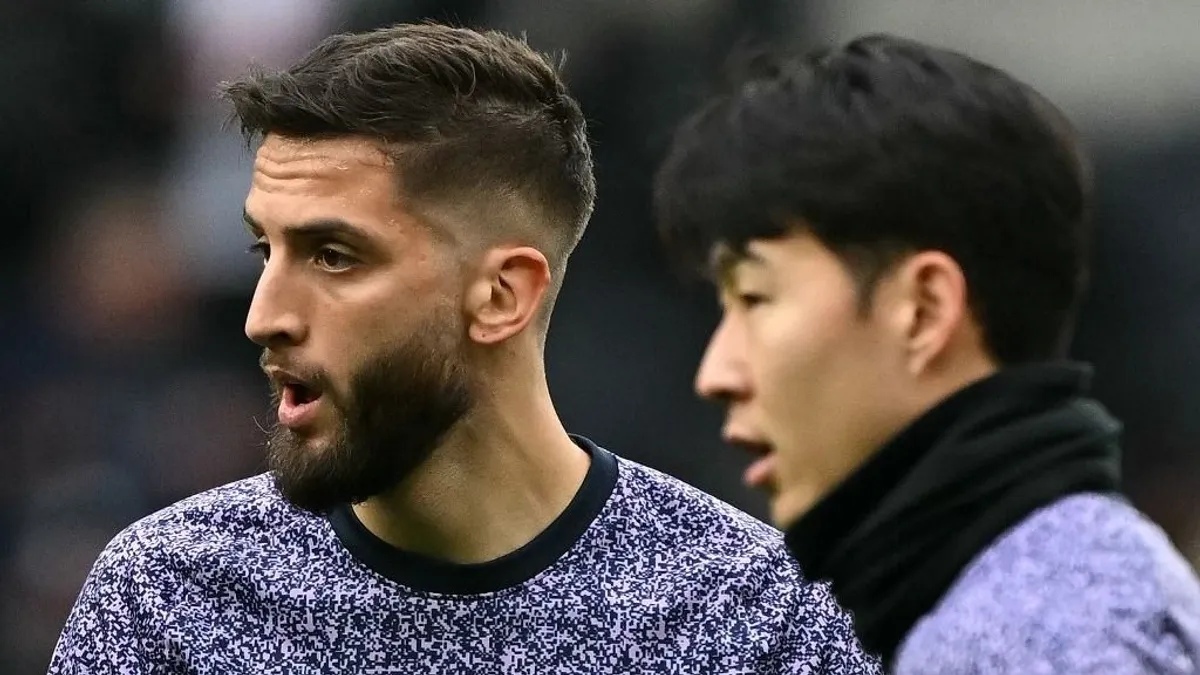 Súlyosan megbüntették a saját csapattársát megalázó Tottenham-sztárt