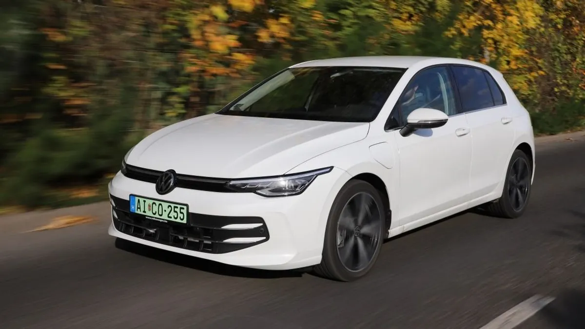 Félig már villanyautó? - Volkswagen Golf eHybrid teszt (top 5)