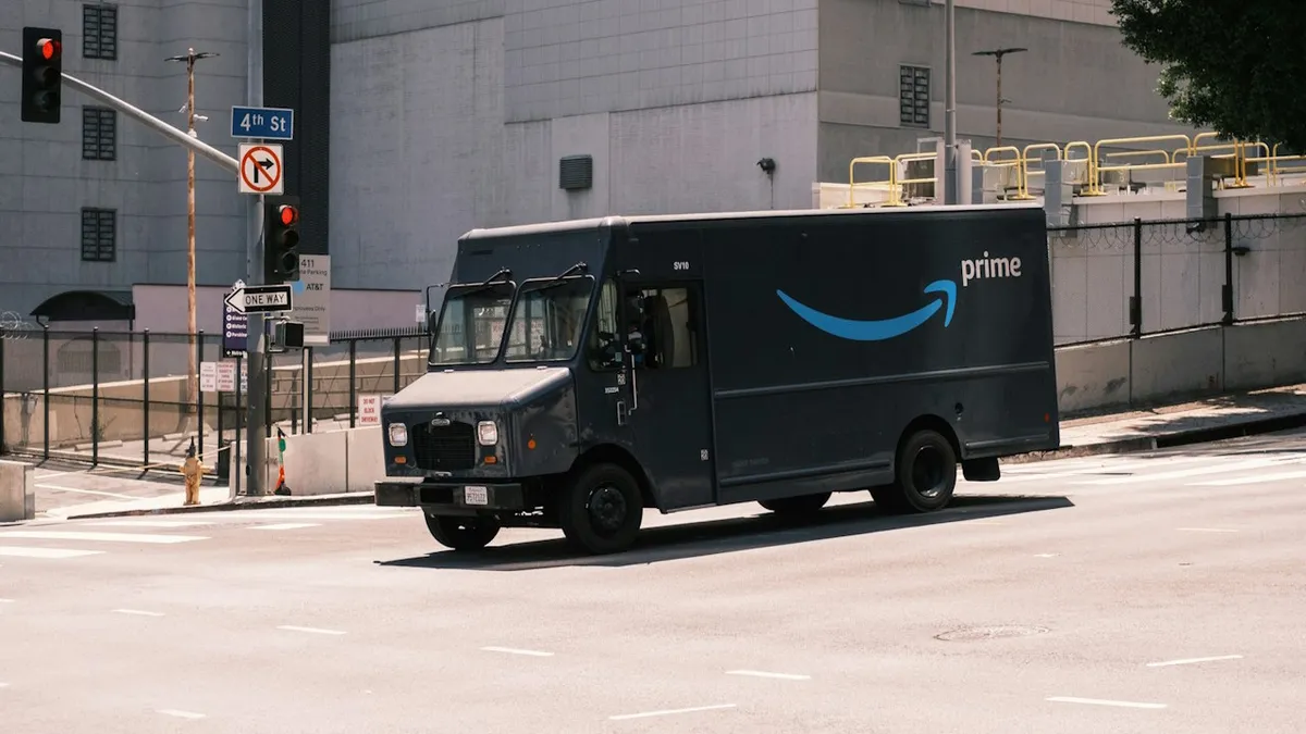Okosszemüveggel gyorsítaná fel a futárokat az Amazon