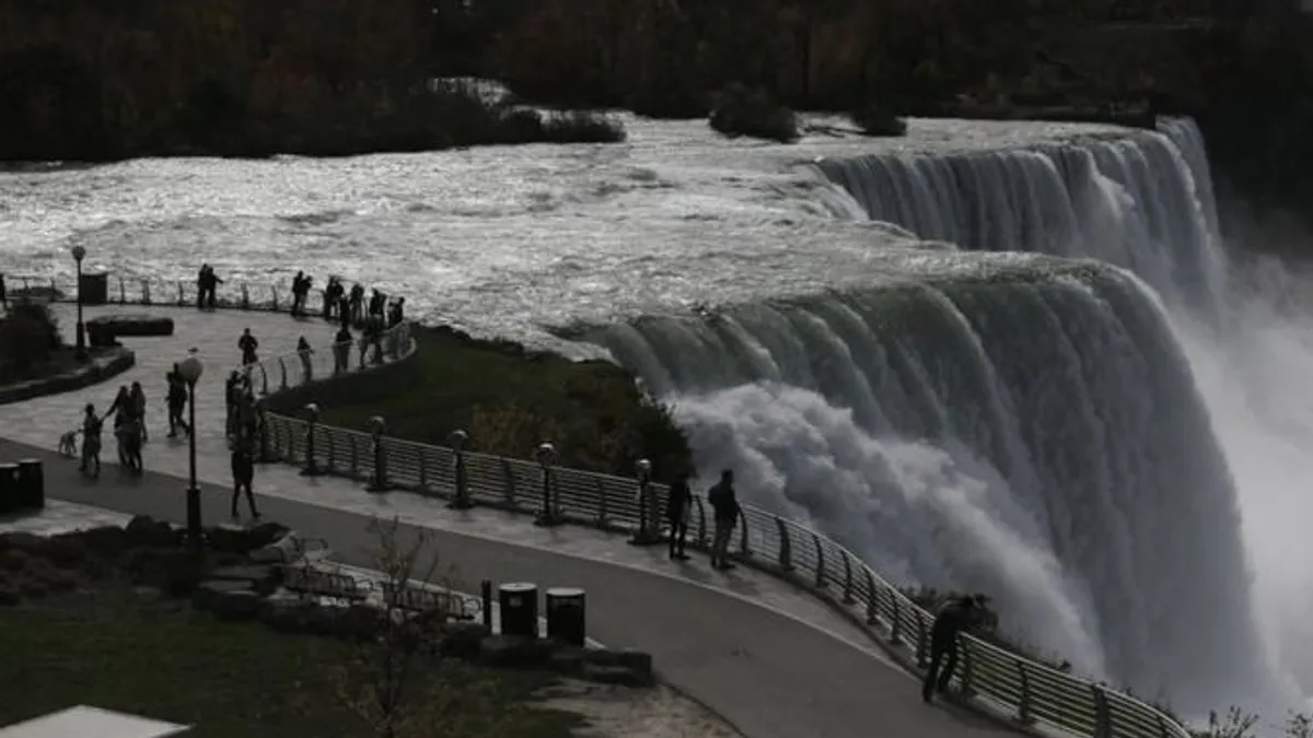 Tovább keresik az anyát és gyerekeit, akik a Niagara-vízesésnél eltűntek