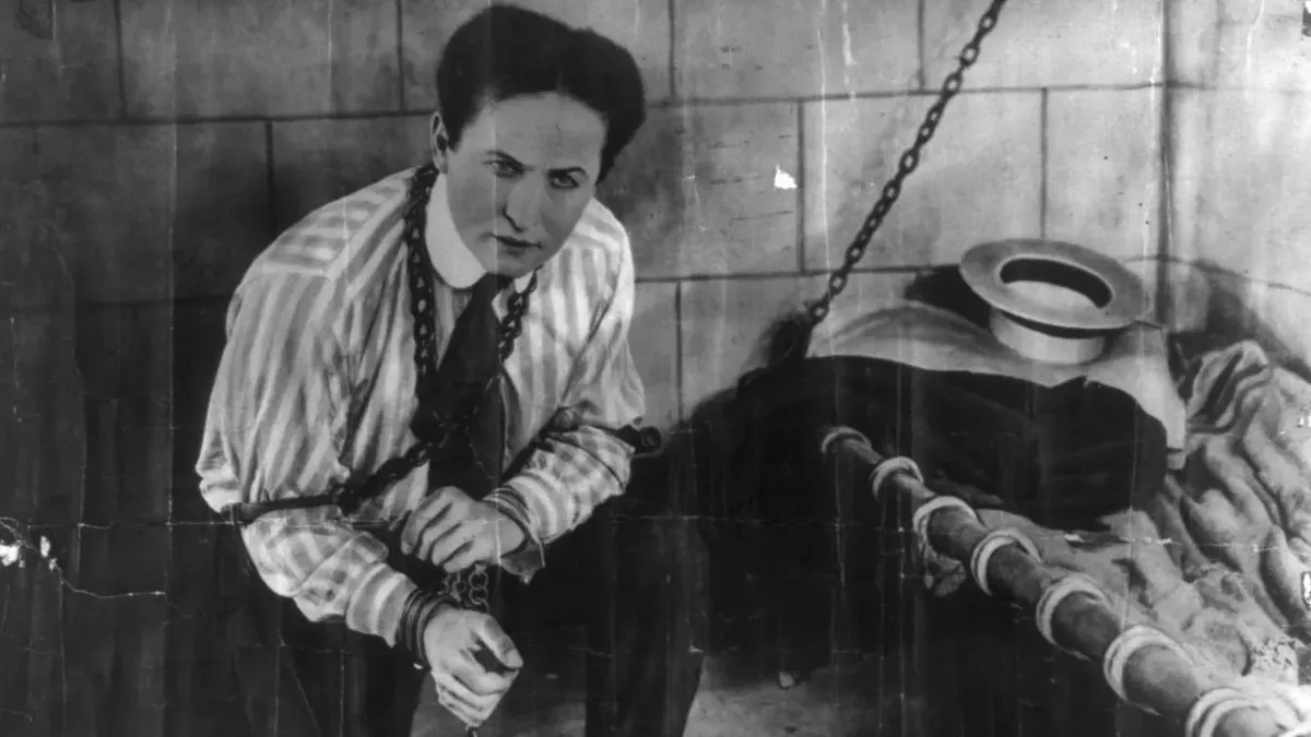 Houdini tiszteletére különleges bélyeget bocsátott forgalomba a Magyar Posta