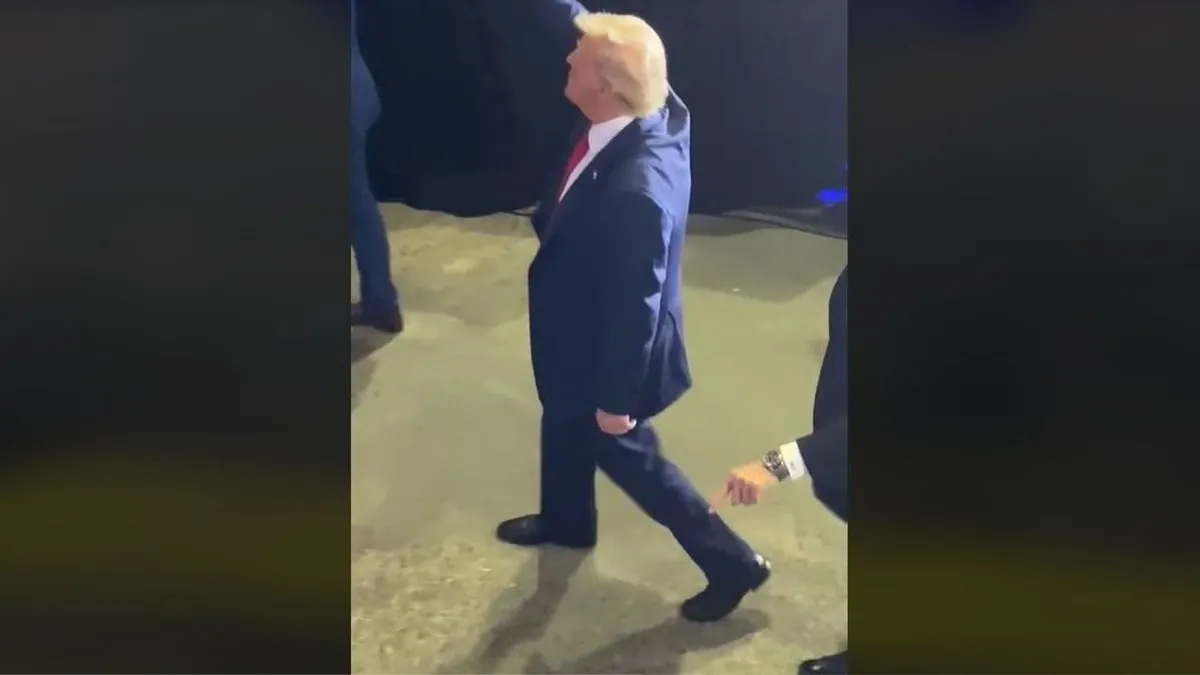 Telefonnal akarták megdobni Donald Trumpot, így reagált a testőre - videó