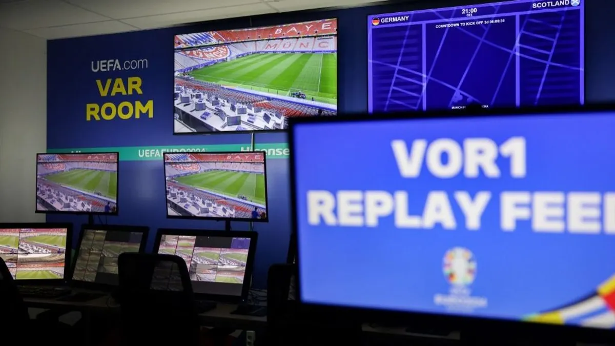 Akkorát hibázott egy lengyel videobírós csapat, hogy azonnal eltiltották őket