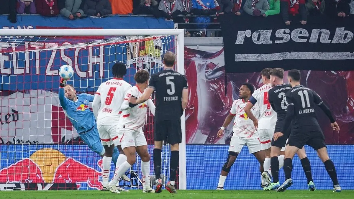 Gulácsi Péter megint bekerült a Bundesliga álomcsapatába